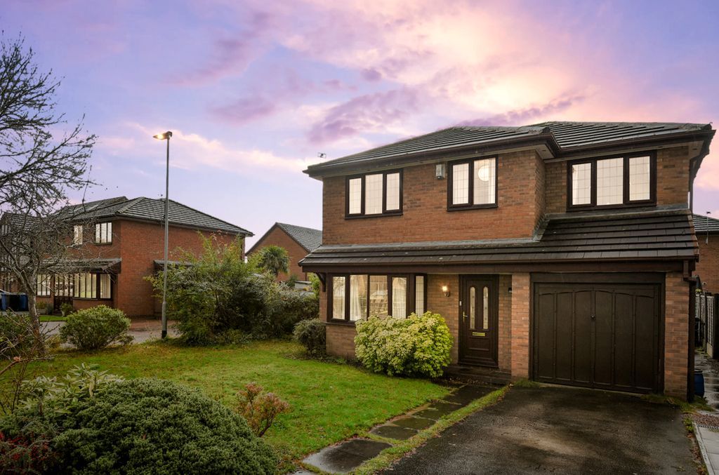 4 bed detached house for sale in Newbridge Close, Callands, Warrington