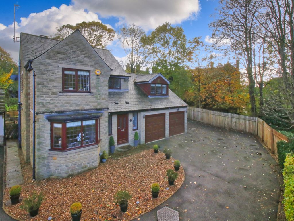 4 bed detached house for sale in Fairfax Grove, Yeadon, Leeds, West