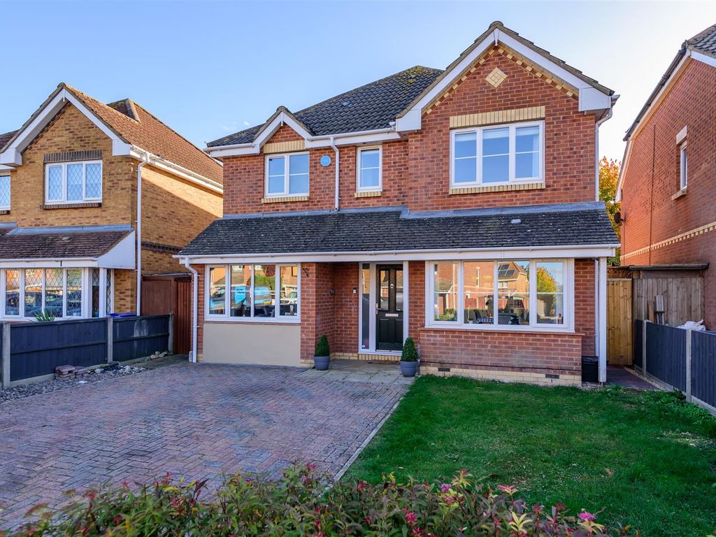 4 bed detached house for sale in Camomile Drive, Ludgershall, Andover