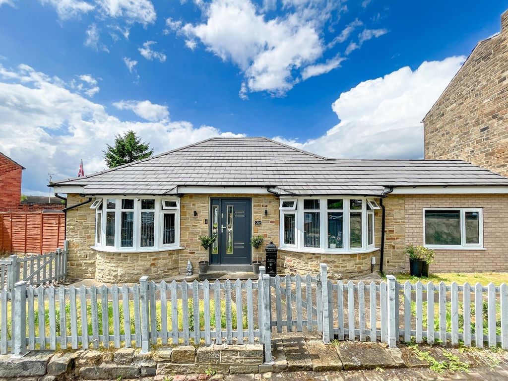 3 bed detached bungalow for sale in Boundary Terrace, Halifax Road