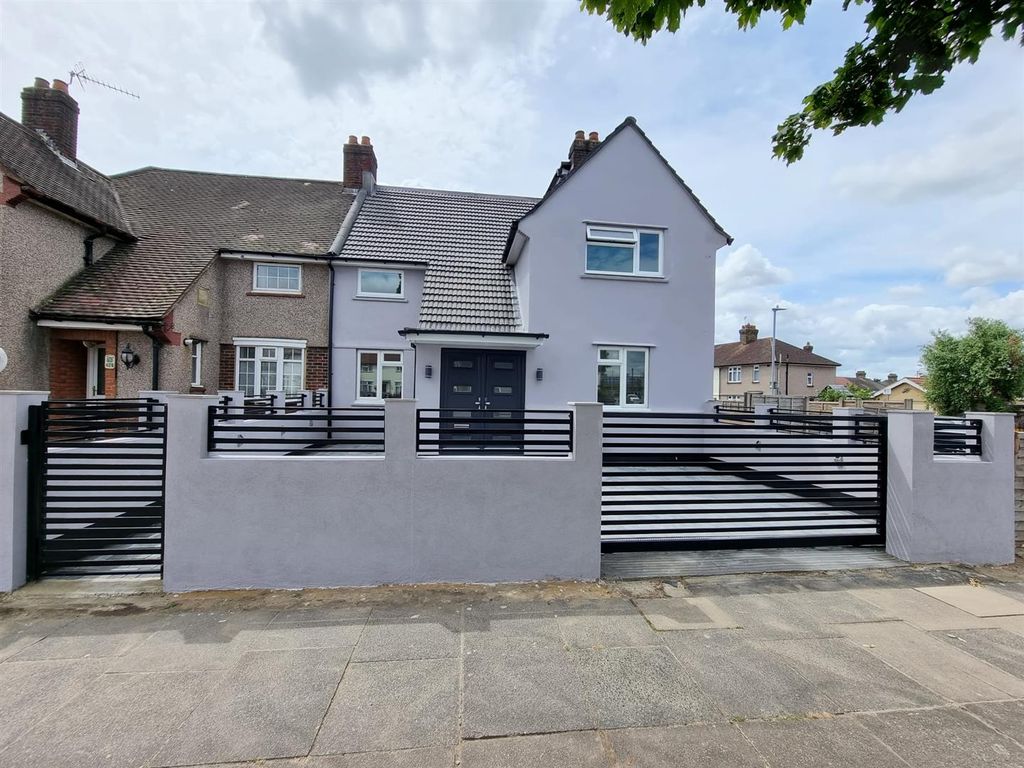 5 bed property for sale in Ripple Road, Barking IG11 Zoopla