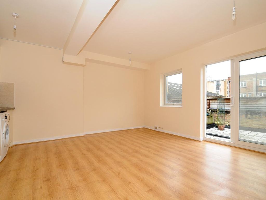 1 bed flat to rent in Chapel Market, Angel N1, £2,000 pcm Zoopla