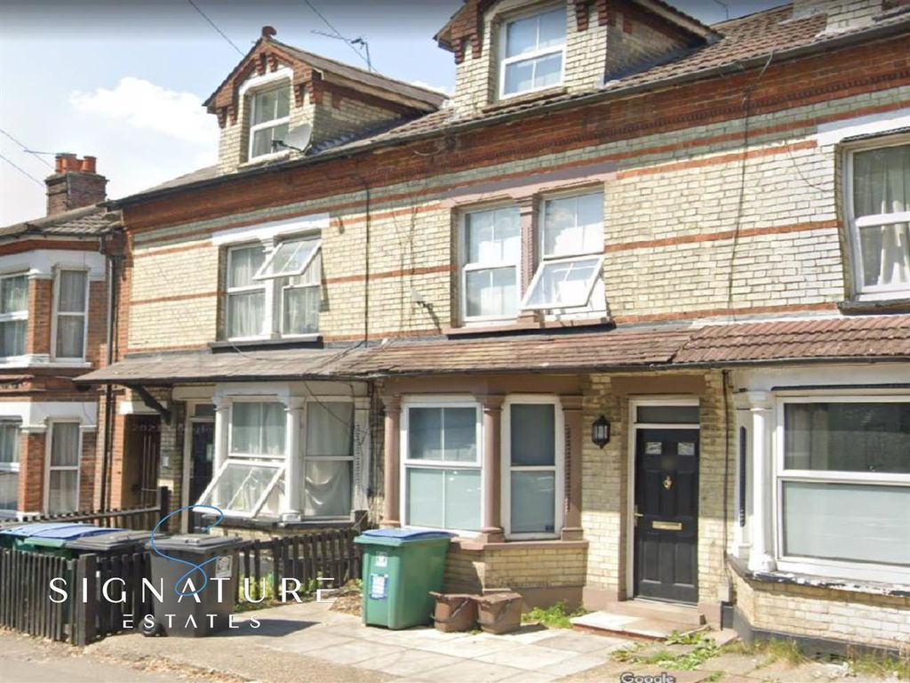 Property to rent in Vicarage Road, Watford WD18, £650 pcm Zoopla