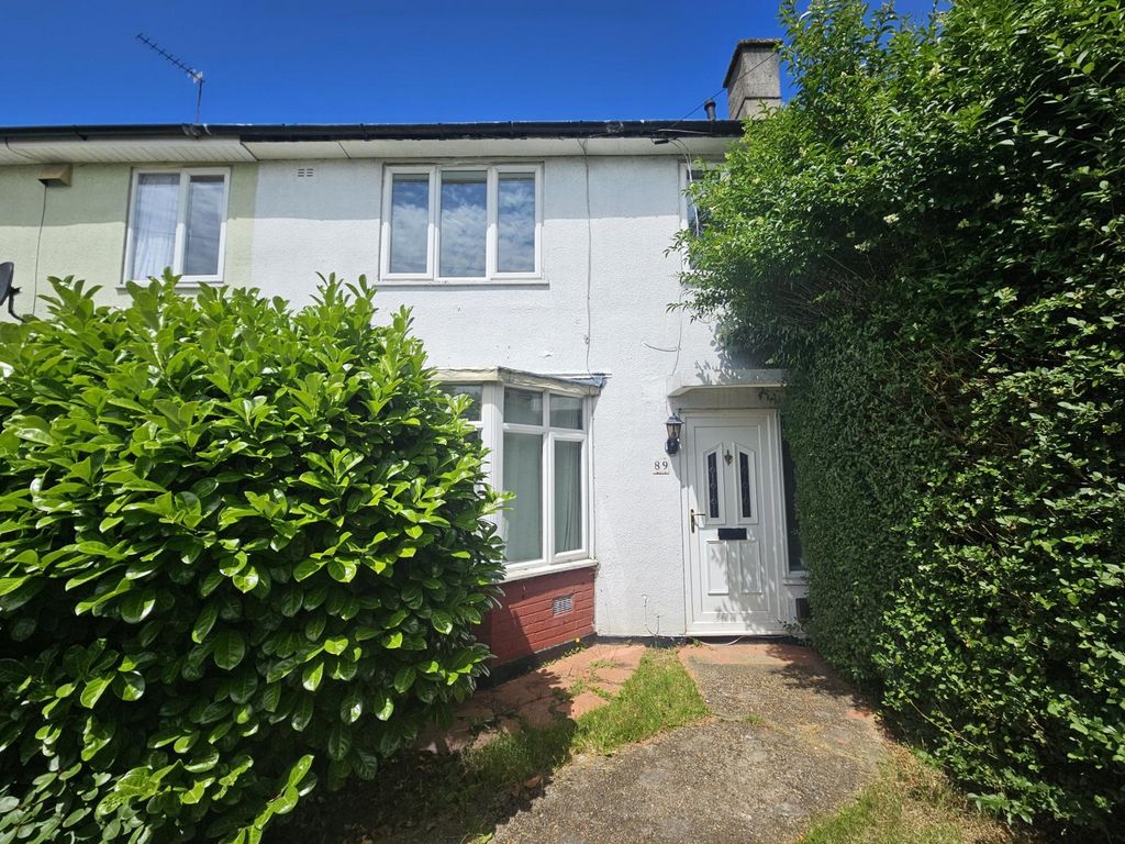 5 bed terraced house for sale in Harcourt Avenue, Edgware HA8, £572,000