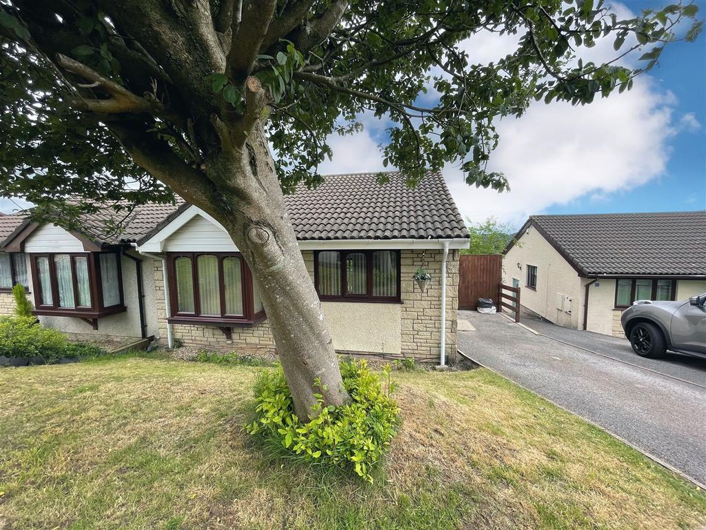 3 bed semidetached bungalow for sale in Bay View Gardens, Skewen