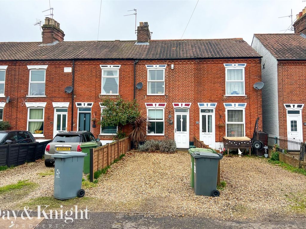 2 bed terraced house for sale in Spixworth Road, Old Catton, Norwich