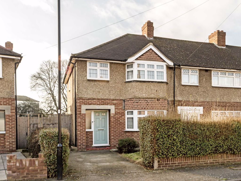 3 bed property for sale in Grove Crescent, Feltham TW13 Zoopla