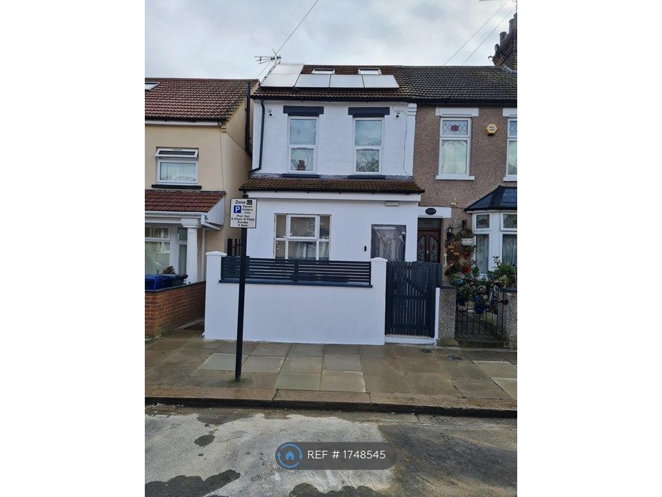 Room to rent in Inverness Road, Southall UB2 Zoopla