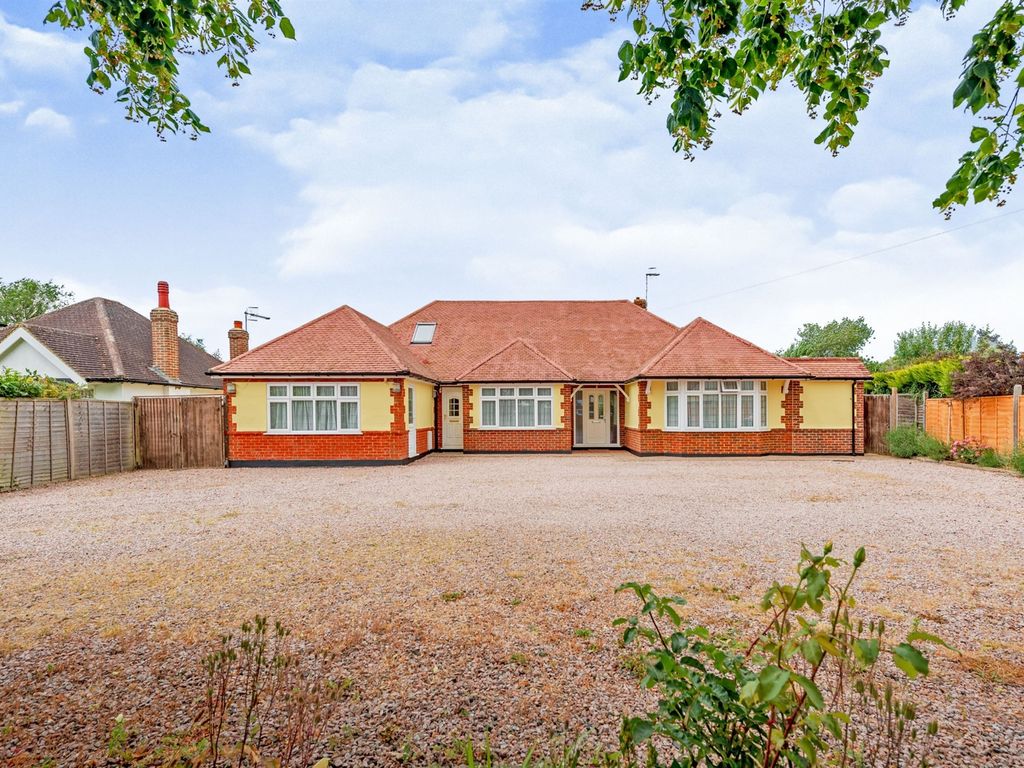 Park Avenue, Redhill RH1  
