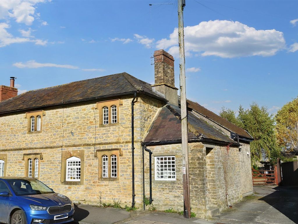 3 bed semidetached house for sale in Stalbridge, Sturminster Newton