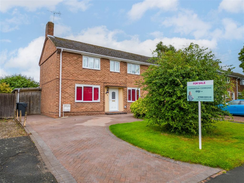 3 bed semidetached house for sale in Walls Road, Stoke Prior