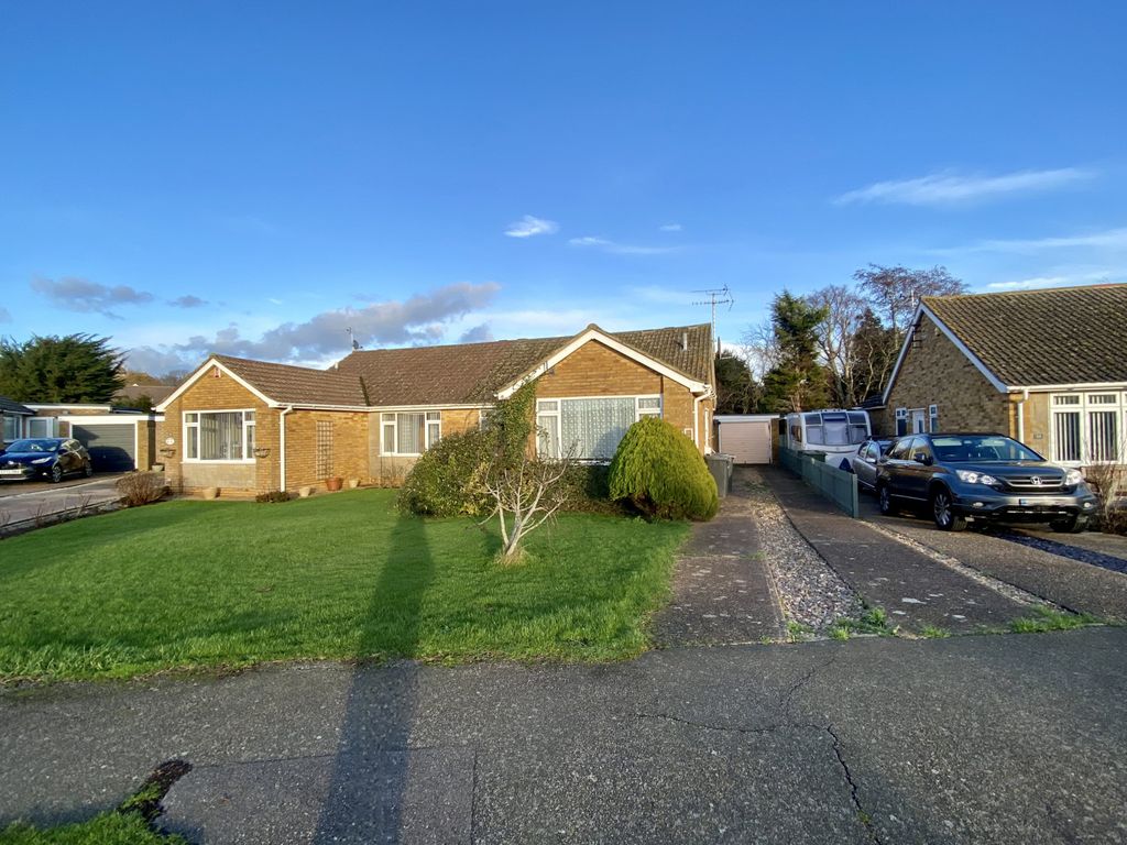 2 bed bungalow for sale in Springfield Close, Westham, Pevensey, East