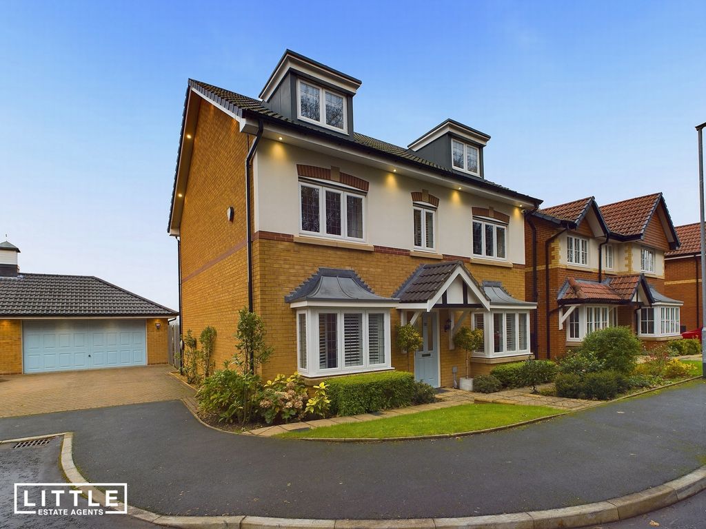 5 bed detached house for sale in Mottram Rise, Eccleston WA10, £550,000