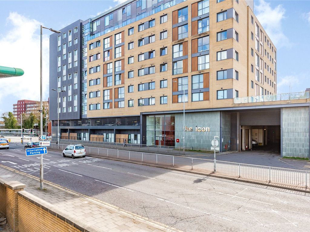 1 bed flat for sale in The Icon, Southernhay, Basildon SS14 Zoopla