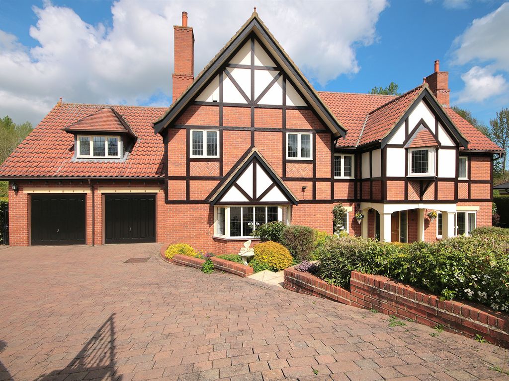 5 bed detached house for sale in Wellington Drive, Wynyard, Billingham