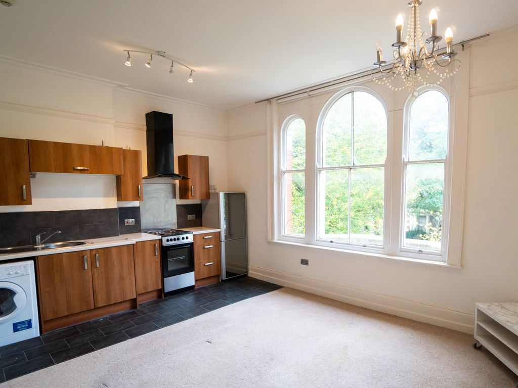 1 bed flat to rent in Knighton Park Road, Stoneygate, Leicester LE2, £