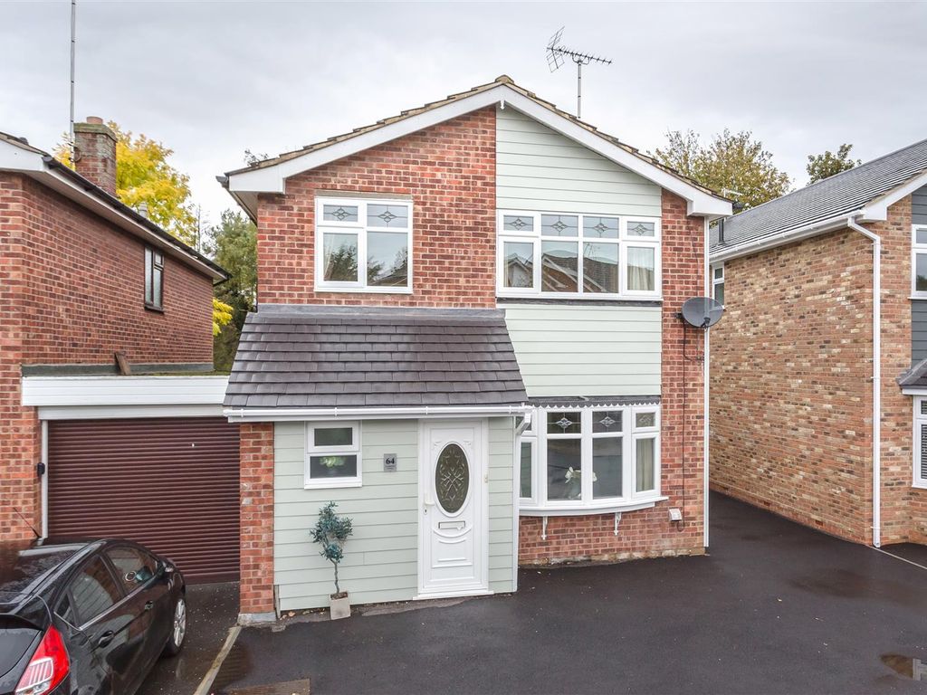 4 bed detached house for sale in Longmead Avenue, Great Baddow