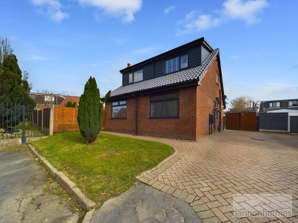 4 bed detached bungalow for sale in Coniston Close, Little Lever