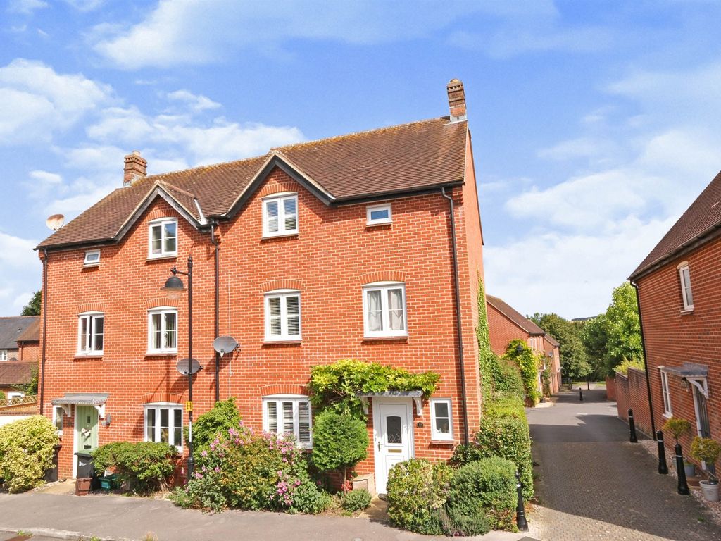 4 bed semidetached house for sale in Cedar Road, Charlton Down