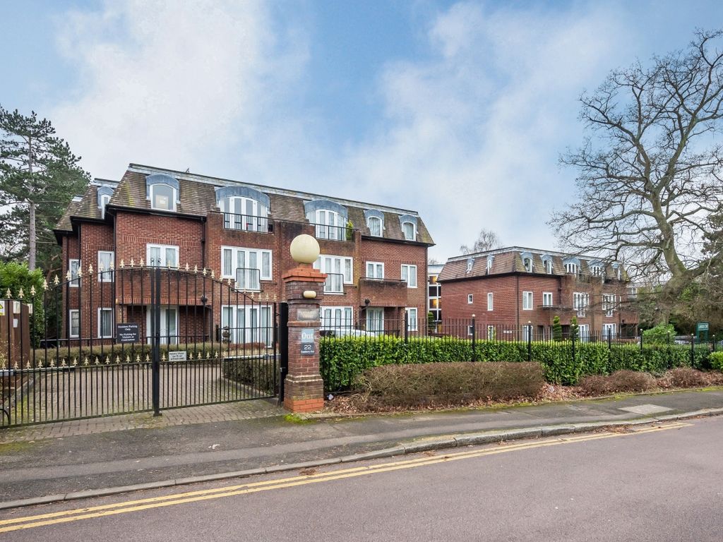 3 bed flat to rent in Eastbury Avenue, Northwood HA6 Zoopla