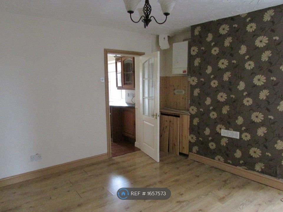 3 bed end terrace house to rent in Addison Street, Tibshelf, Alfreton