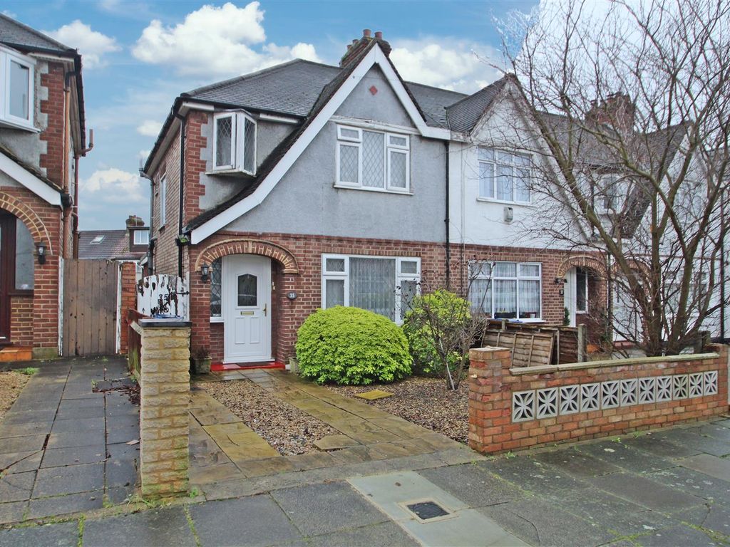 3 bed property for sale in Worcester Gardens, Greenford UB6 Zoopla