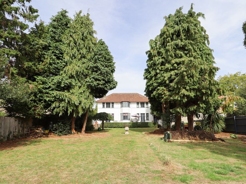 4 bed detached house for sale in Wellingborough Road, Northampton