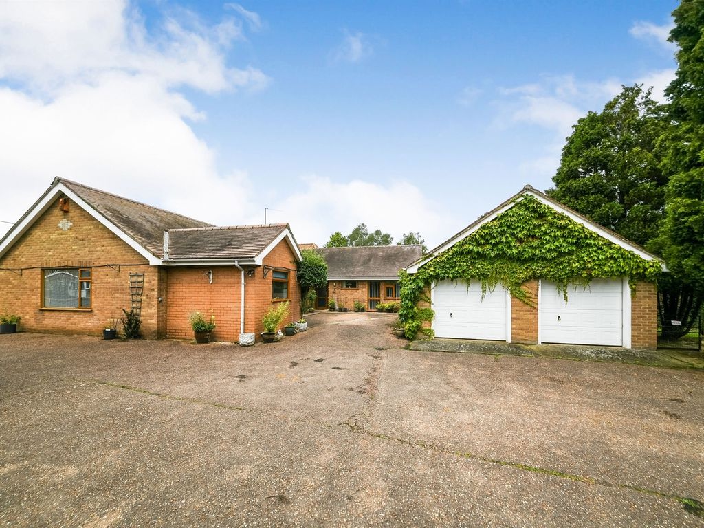 4 bed detached bungalow for sale in Oxborough Road, Stoke Ferry, King's