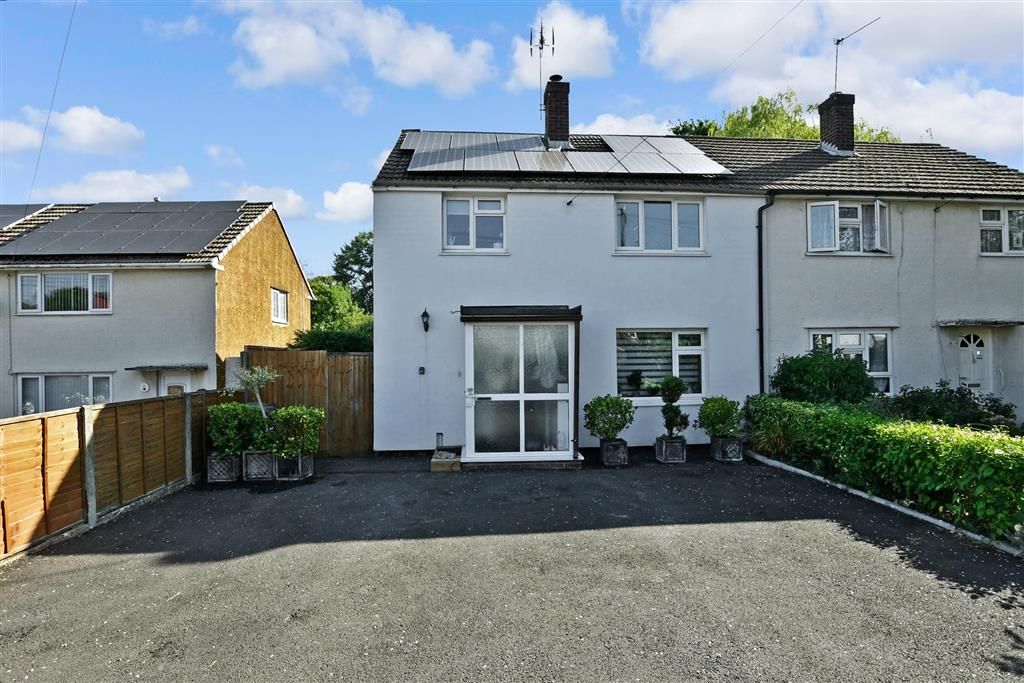 3 bed semidetached house for sale in Priorsdean Crescent, Havant