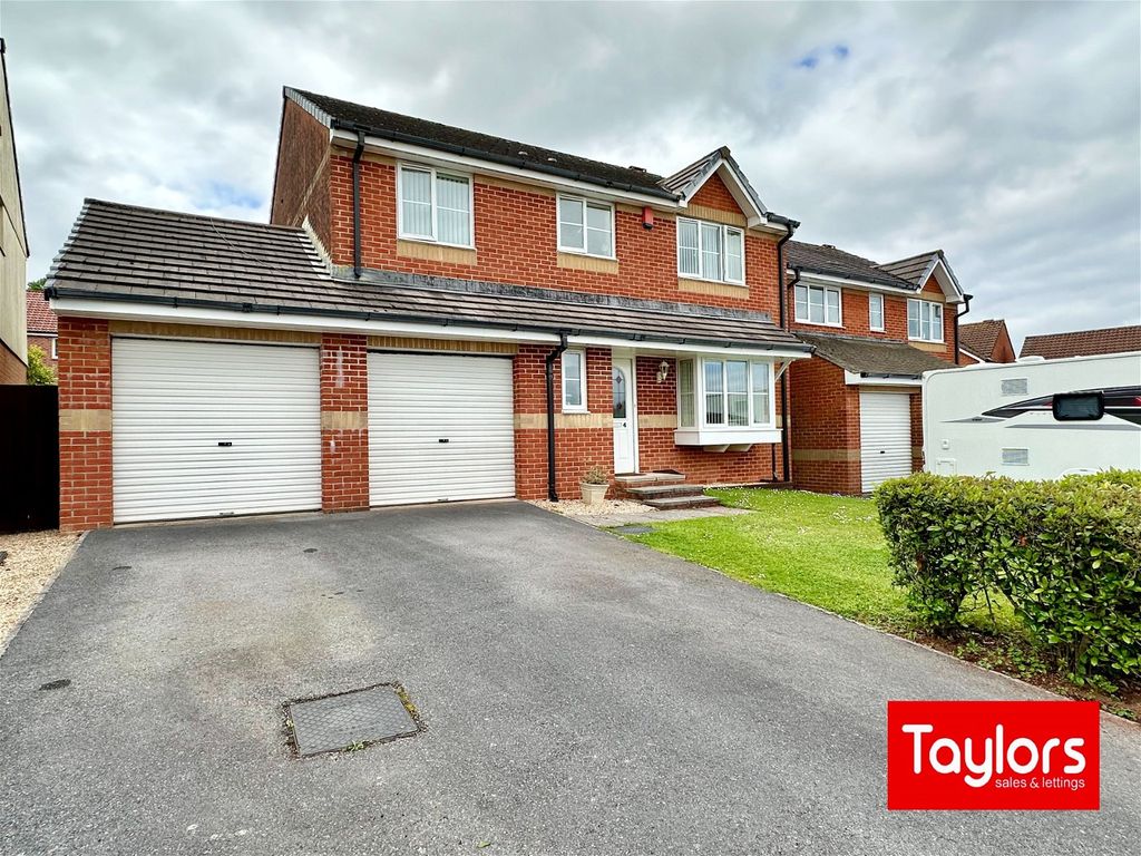 4 bed detached house for sale in Watkins Way, Paignton TQ3, £439,950