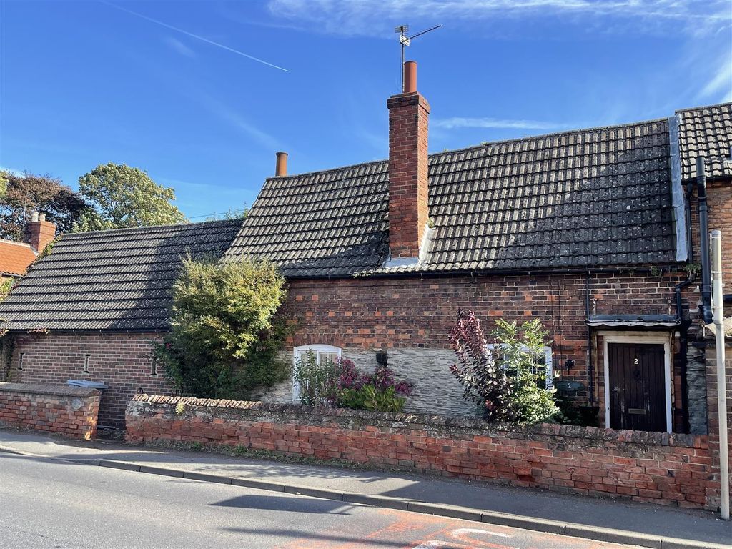 2 bed cottage to rent in Besthorpe Road, Collingham, Newark NG23, £750