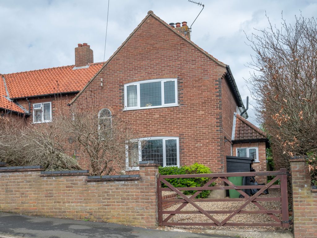 4 bed semidetached house for sale in St. Andrews Close, Thorpe St