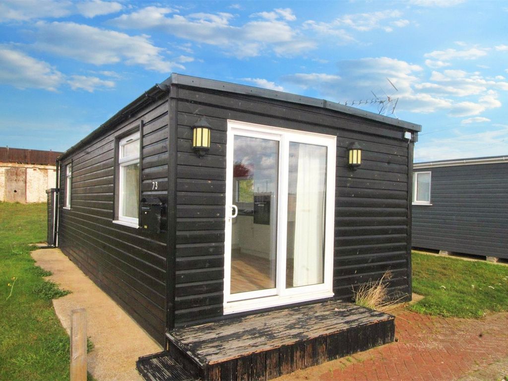 1 bed mobile/park home for sale in Marine Parade, Sheerness, Kent ME12