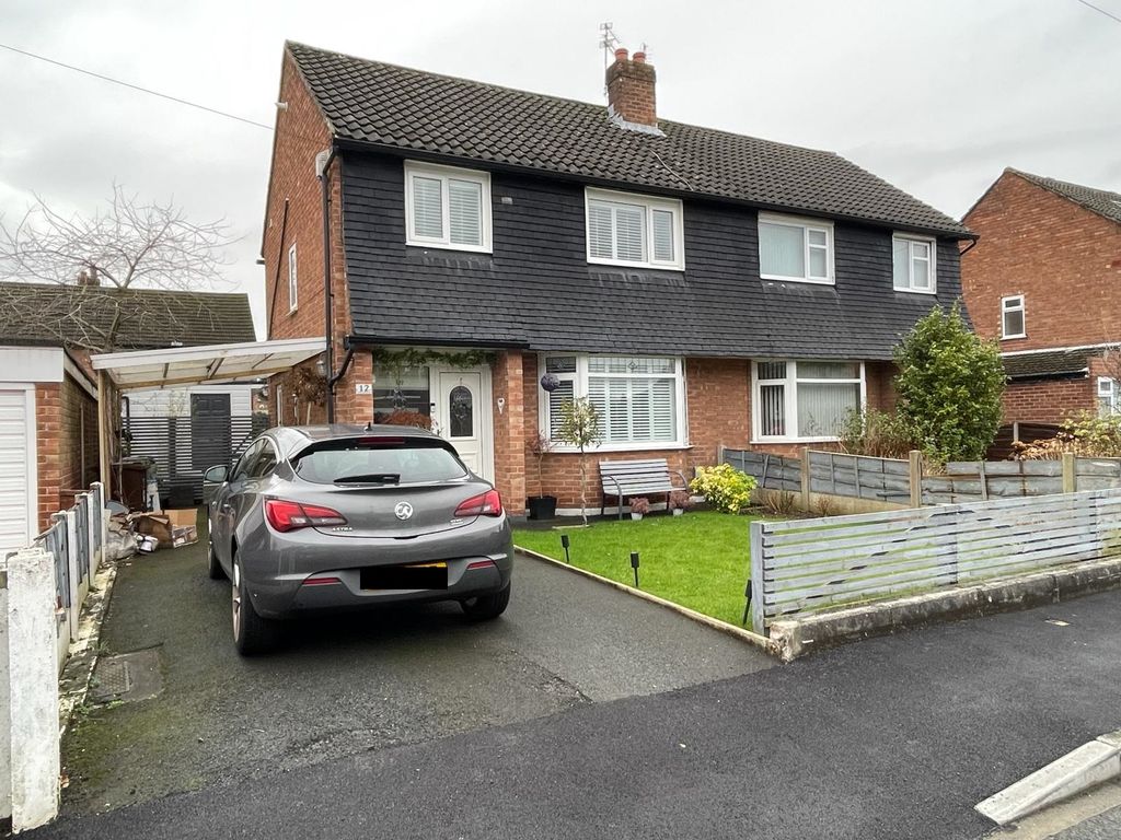 3 bed semidetached house to rent in Norview Drive, Didsbury M20, £