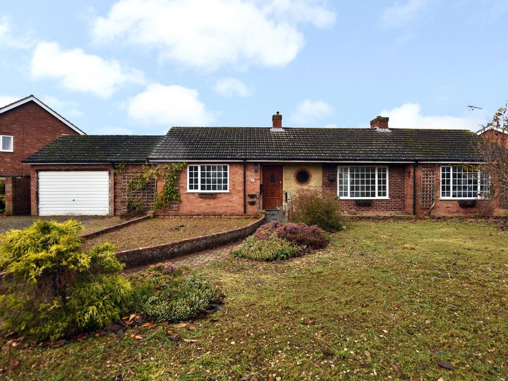 3 bed detached bungalow for sale in Churchill Road, Didcot, Oxfordshire