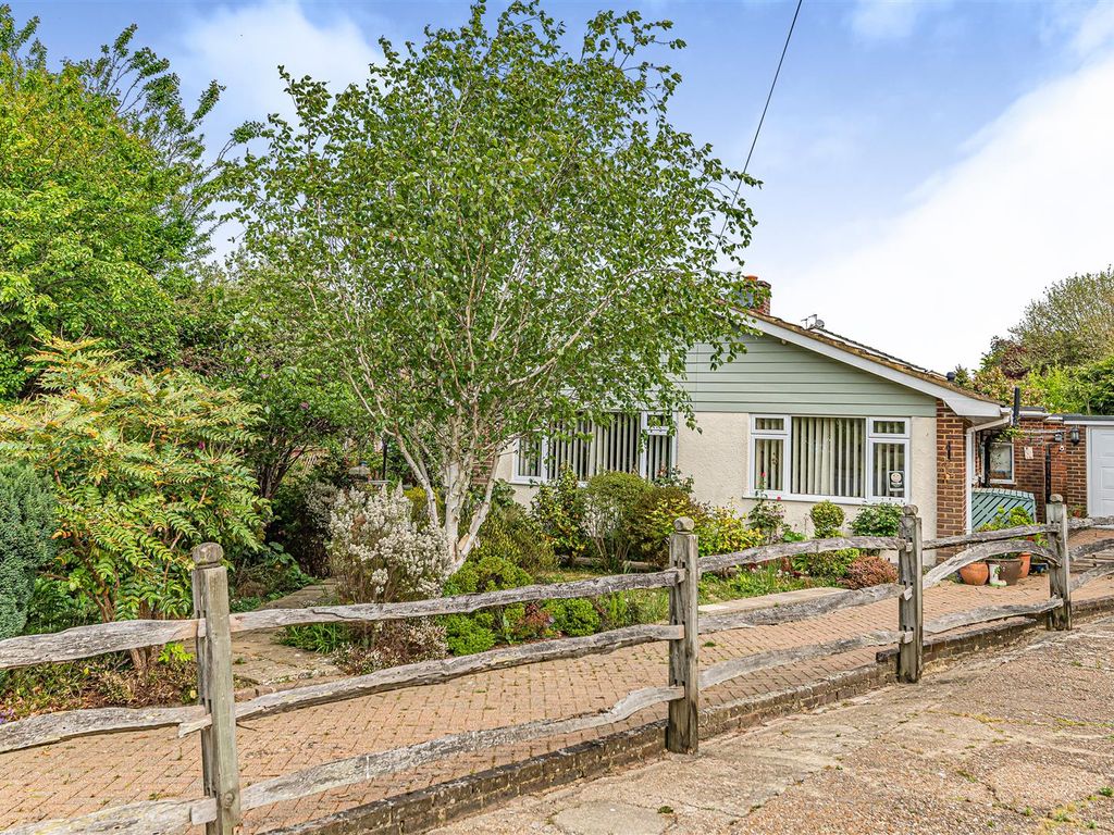 3 bed detached bungalow for sale in Woodlands Close, Hailsham BN27 Zoopla