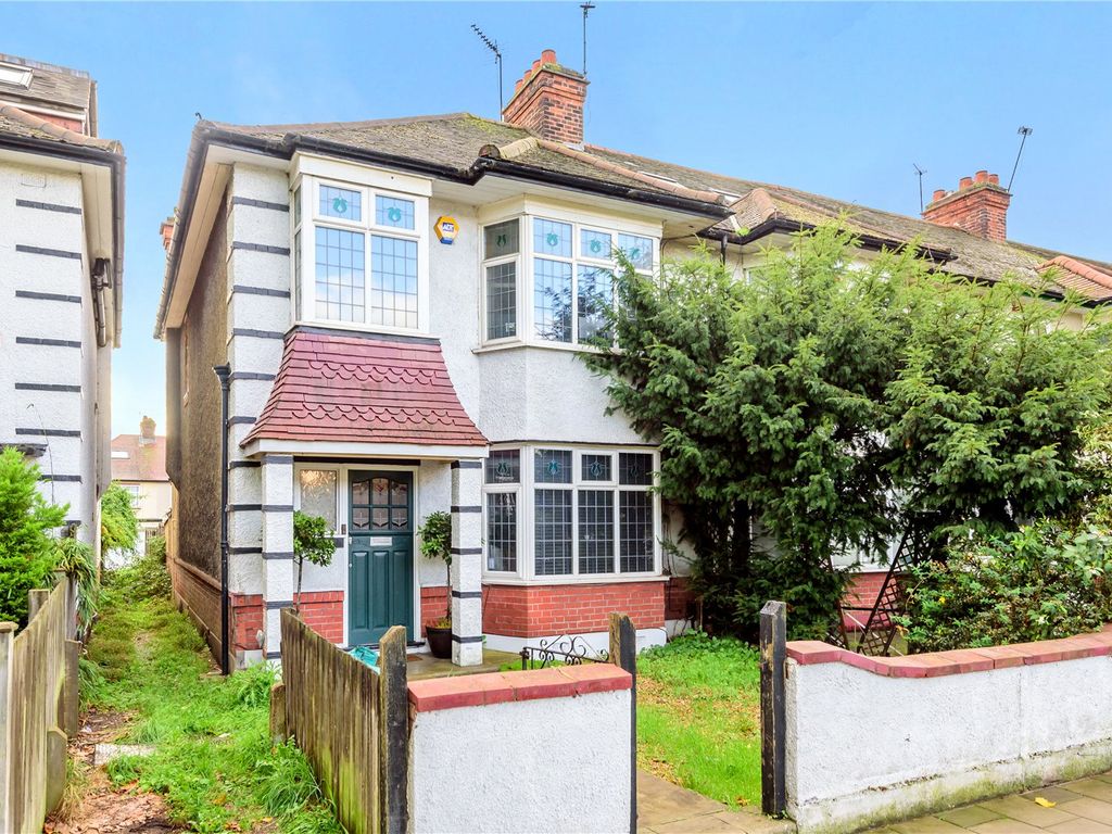 3 bed end terrace house for sale in Boston Manor Road, Brentford