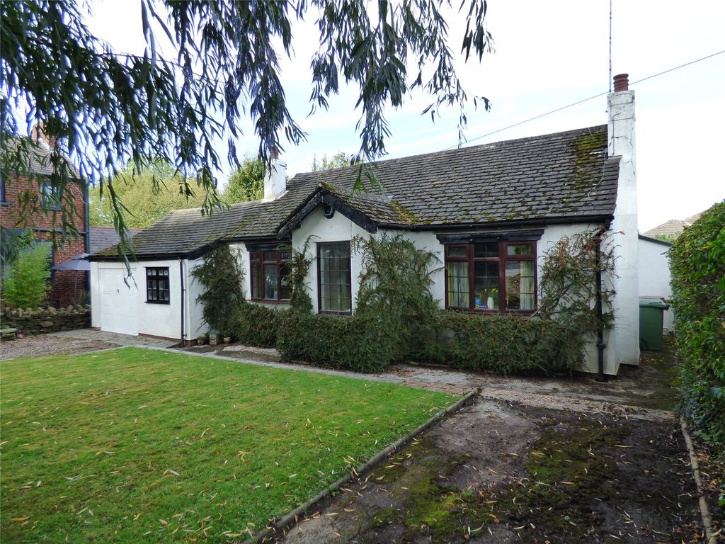 3 bed bungalow for sale in Buxton Road, High Lane, Stockport SK6, £