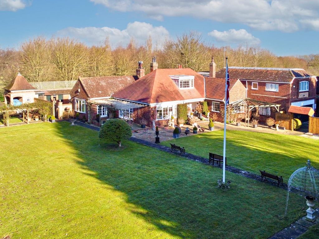 5 bed detached house for sale in Malton Road, Cherry Burton, Beverley