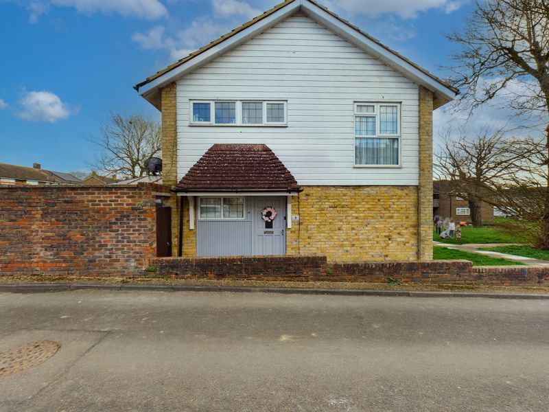 2 bed end terrace house for sale in Close, Crawley RH11 Zoopla