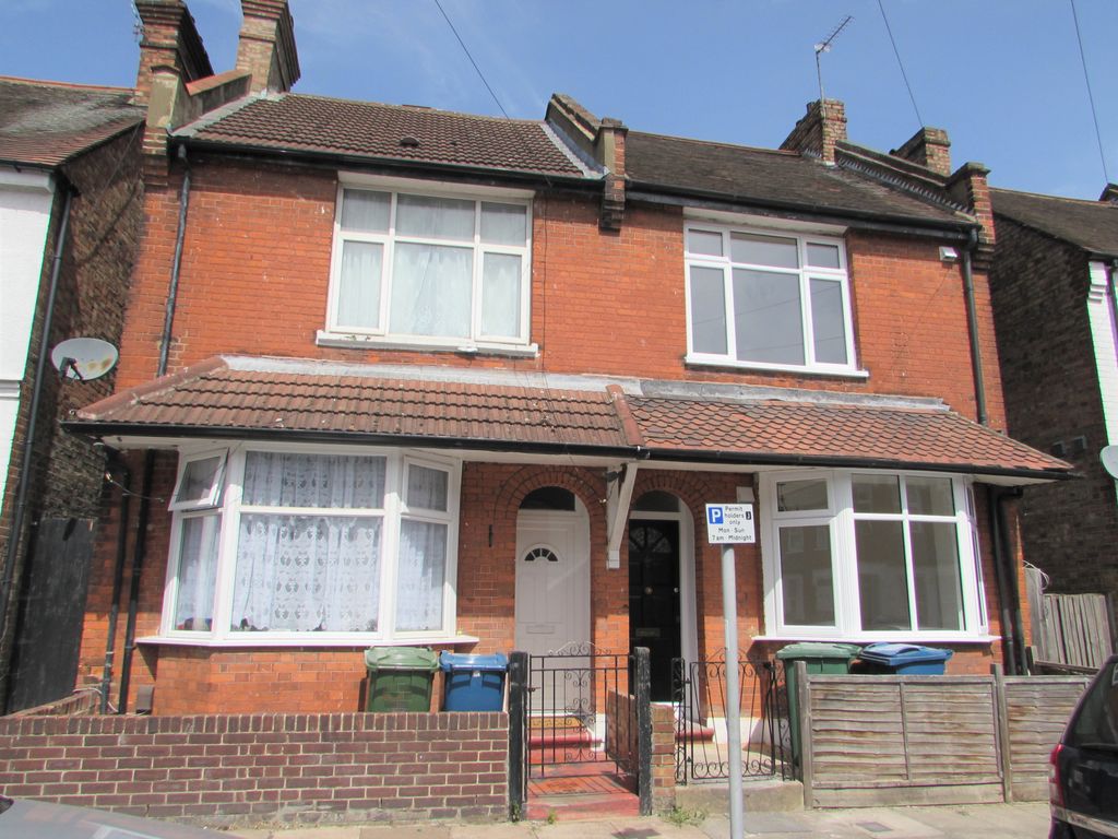 3 bed terraced house to rent in Herga Road, Harrow Wealdstone