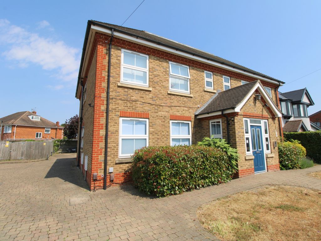 2 bed flat for sale in Stanwell Road, Ashford TW15, £285,000 Zoopla