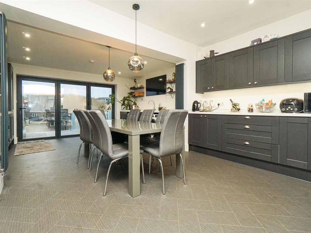 3 bed semidetached house for sale in Clifton Road, Hastings TN35, £