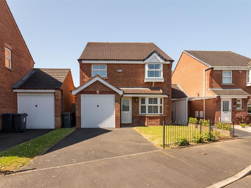 4 bed property for sale in Foxfield, Northfield, Birmingham B31 Zoopla