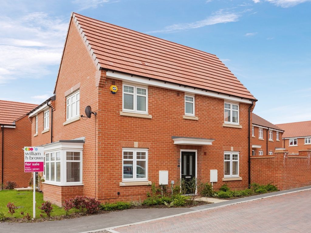 3 bed semidetached house for sale in Stables Court, Stanley, Wakefield