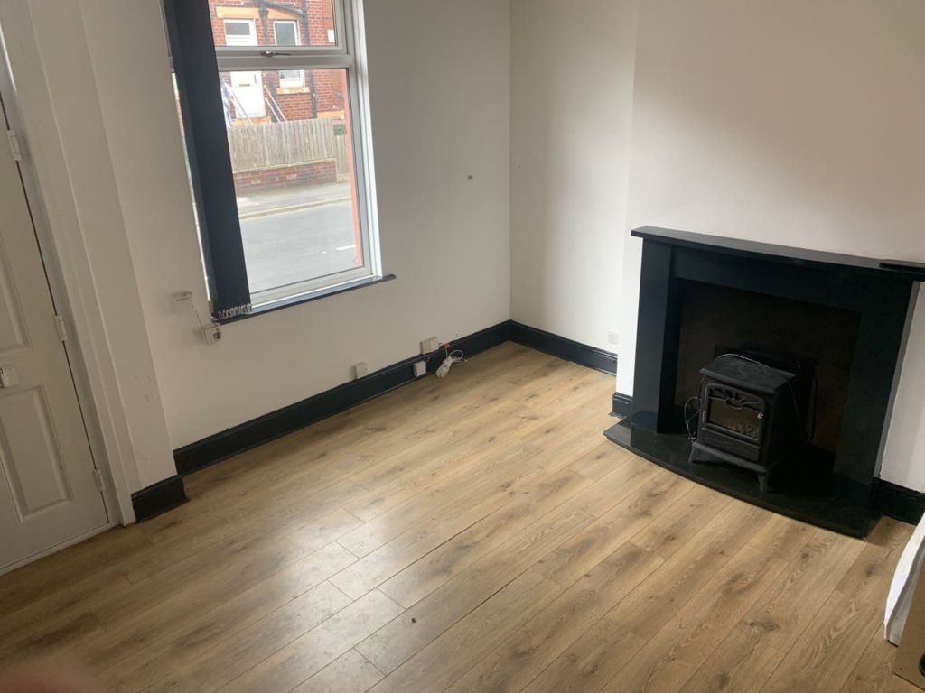 1 bed terraced house to rent in Shafton View, Leeds LS11, £650 pcm Zoopla