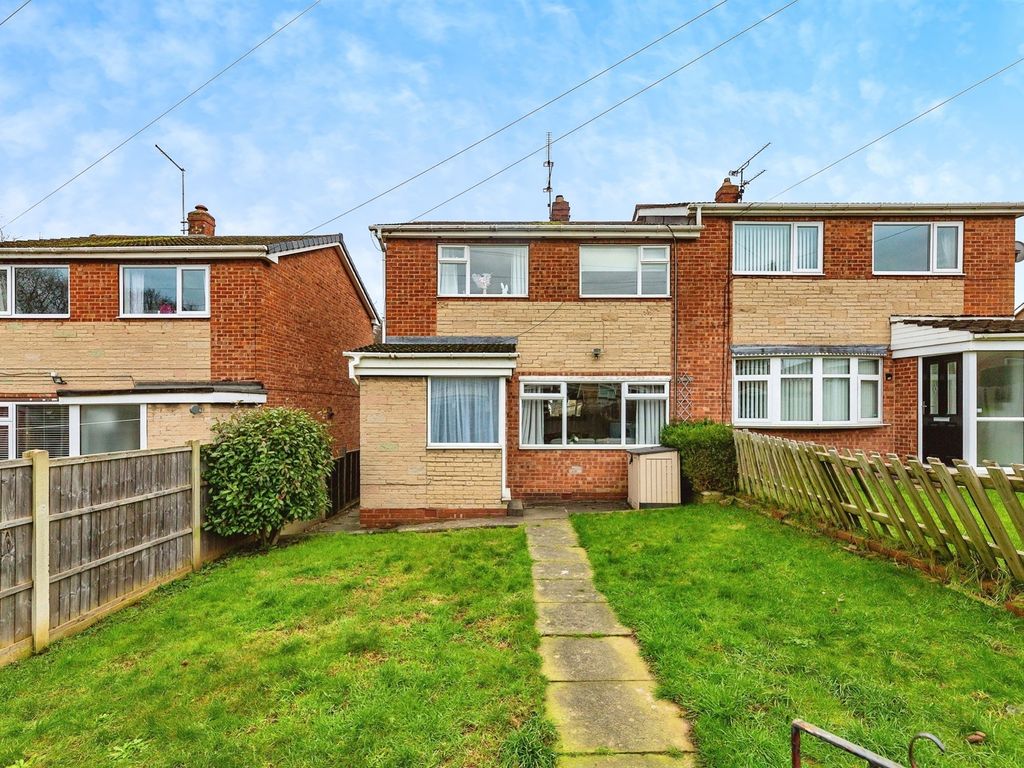 3 bed semidetached house for sale in Thrush Avenue, Brinsworth