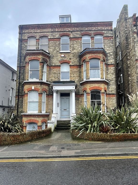 1 bed flat to rent in Granville Road, Broadstairs CT10, £675 pcm Zoopla