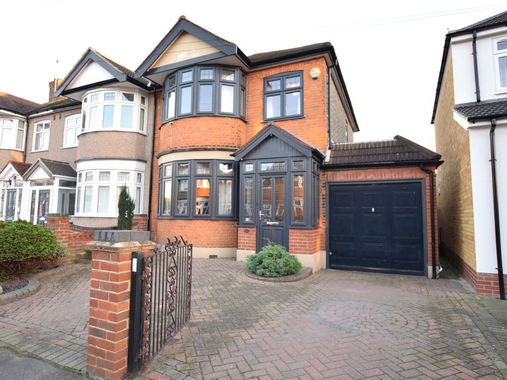 3 bed semidetached house for sale in Norbury Gardens, Chadwell Heath