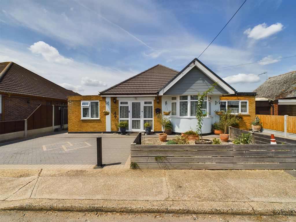 4 bed bungalow for sale in Grasmere Road, Canvey Island SS8, £450,000